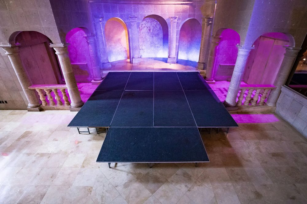 Candela Altar Stage - L